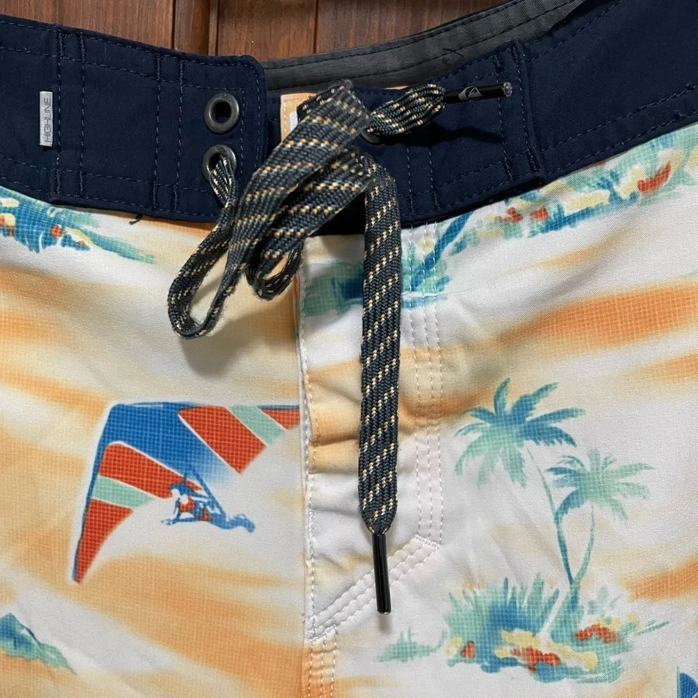 Quick Silver men’s or boys surfsilk Mystic Sessions 19 Bored shorts size 28